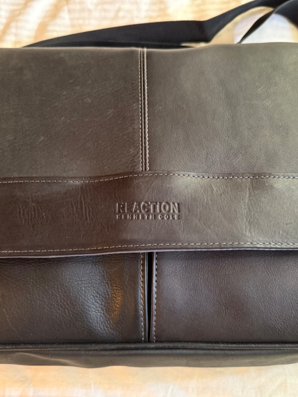 Kenneth Cole REACTION Colombian Leather Slim Single Compartment